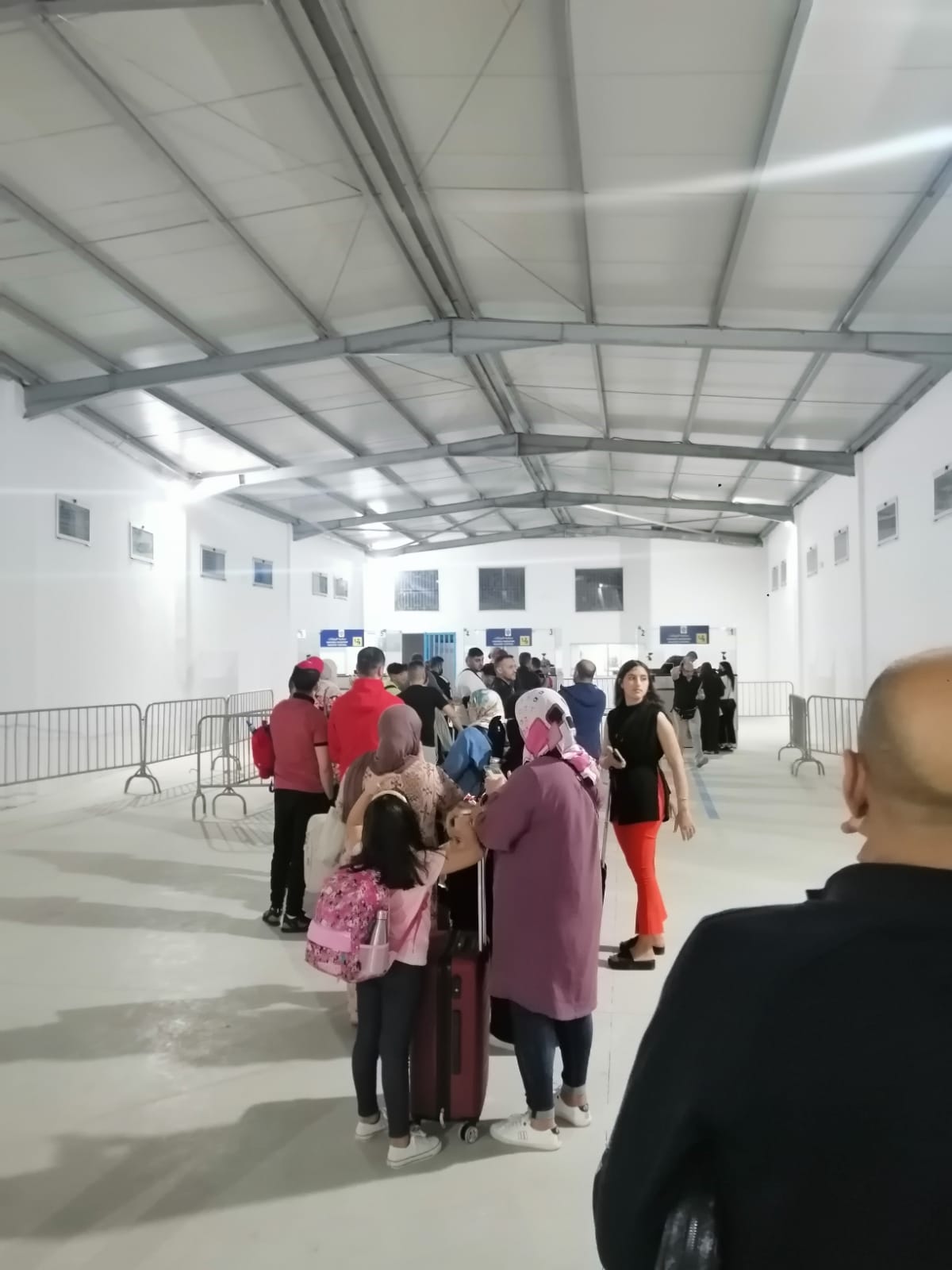 EE04E42E-5F53-45B5-A1C3-E3F9C600DF8C