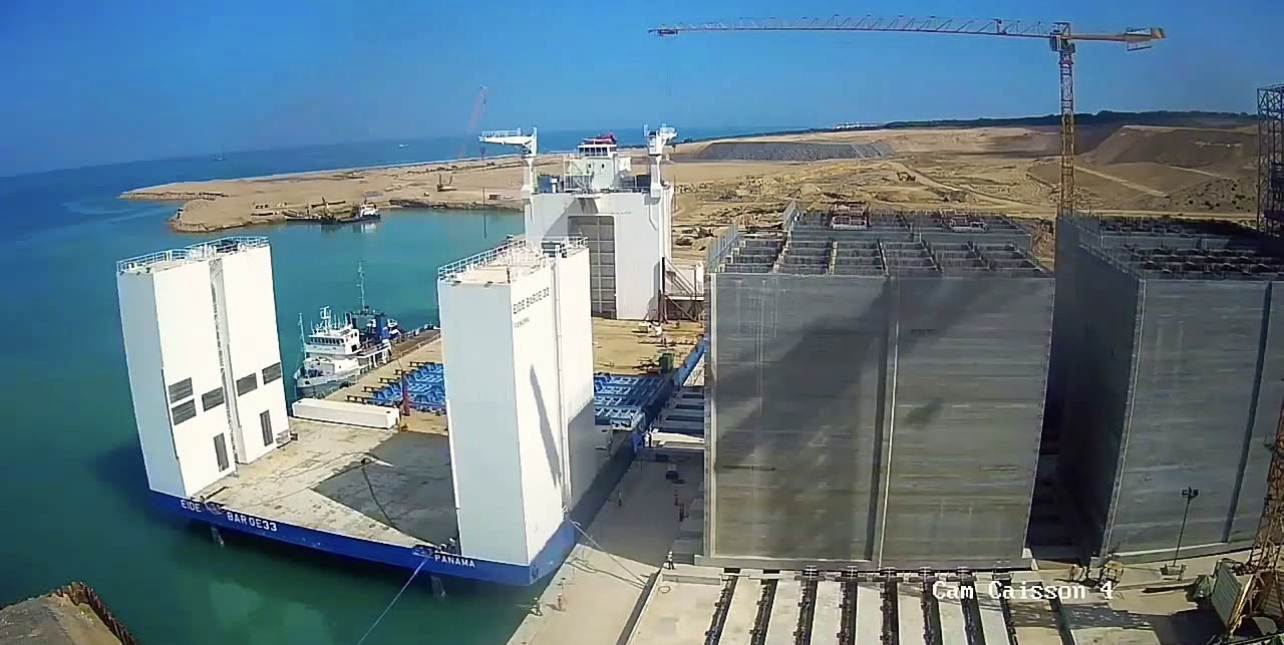 2120E12F-BFEF-4E35-B5A4-6565AC7A85EB