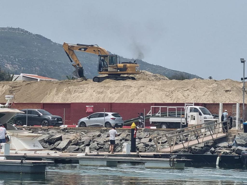 8BC491ED-CB8D-48E7-9279-92AE67ABC750